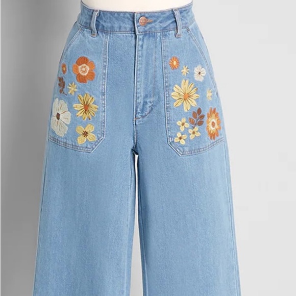 Wilder Than Flowers Embroidered Wide-Leg Jeans - Picture 3 of 6